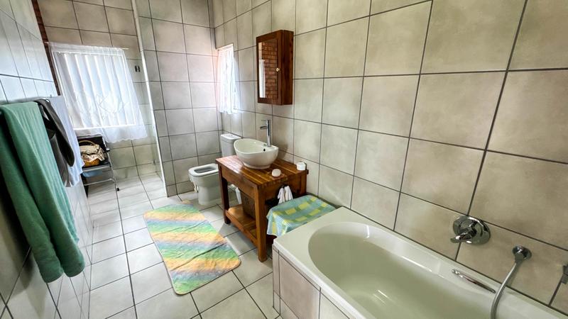 4 Bedroom Property for Sale in Fraaiuitsig Western Cape